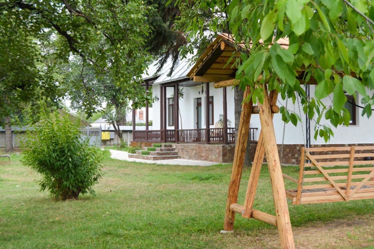 Villa Casa Humulesti, Fii Vecinul Lui Ion Creanga Târgu Neamţ Exterior foto