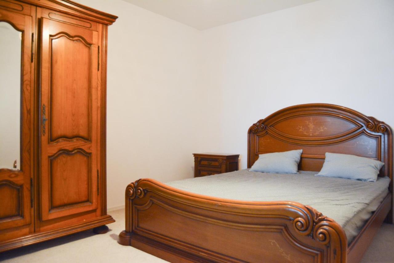 Villa Casa Humulesti, Fii Vecinul Lui Ion Creanga Târgu Neamţ Exterior foto
