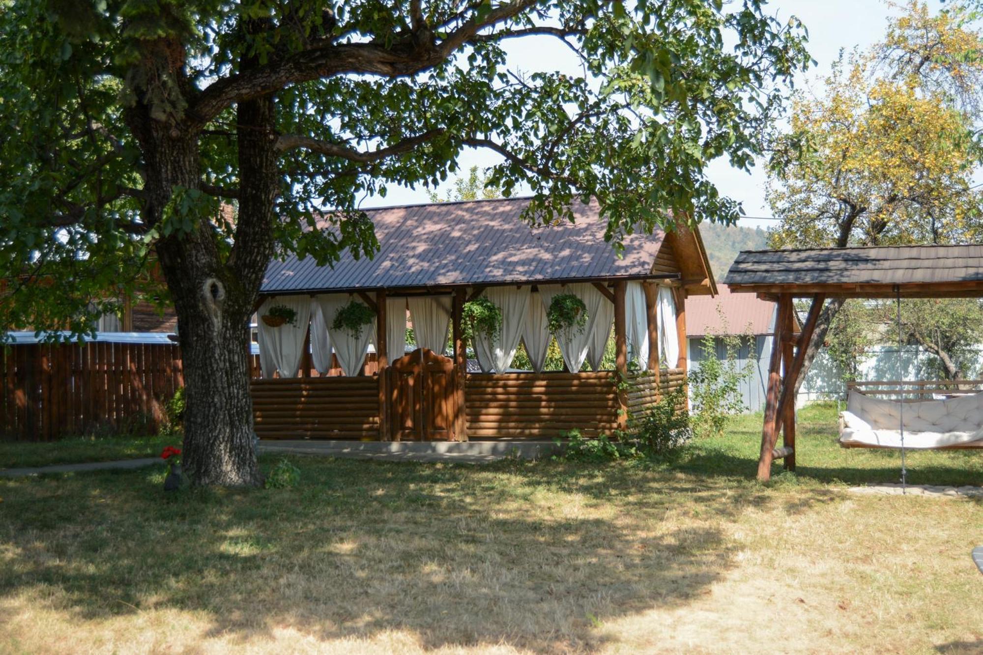 Villa Casa Humulesti, Fii Vecinul Lui Ion Creanga Târgu Neamţ Exterior foto